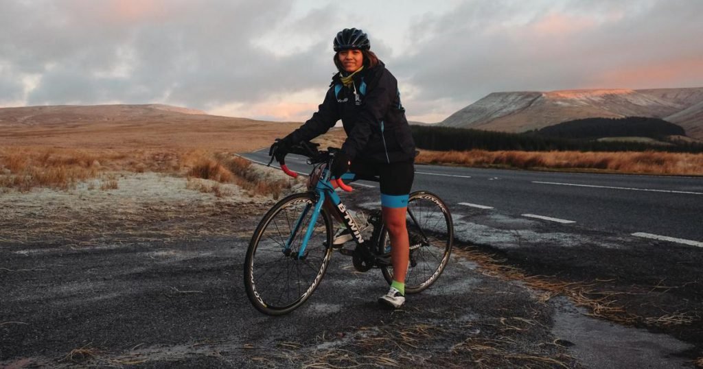 Indian woman becomes fastest Asian to cycle the globe